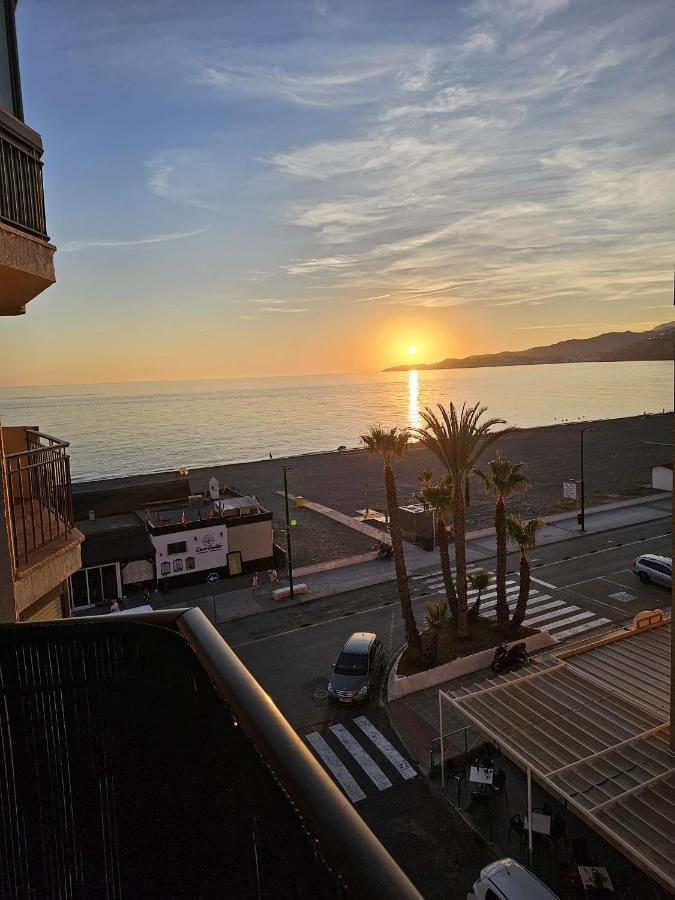 Apartamento En Primera Linea De Playa サロブレーニャ エクステリア 写真