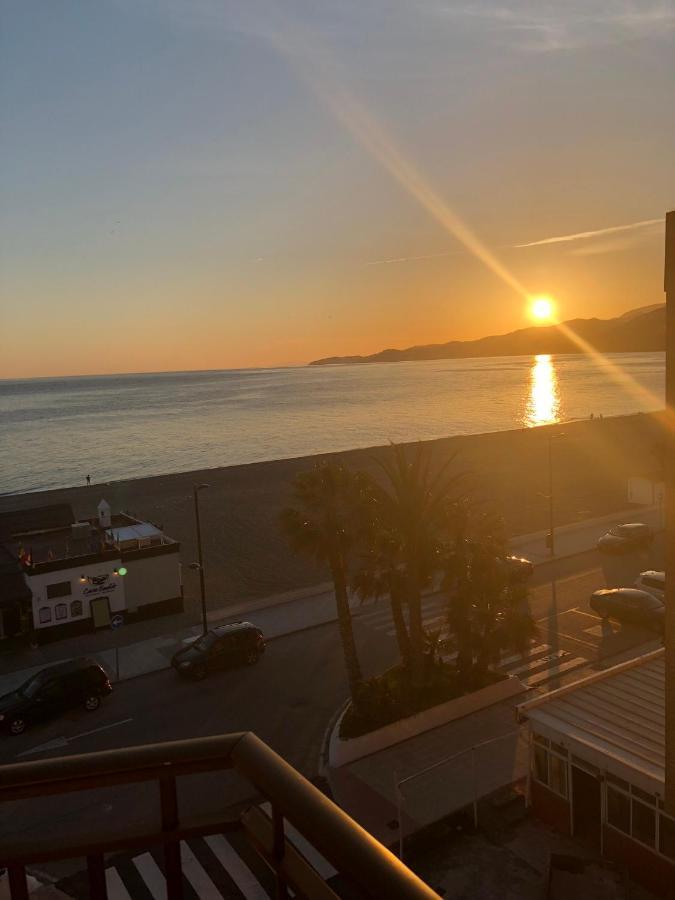 Apartamento En Primera Linea De Playa サロブレーニャ エクステリア 写真